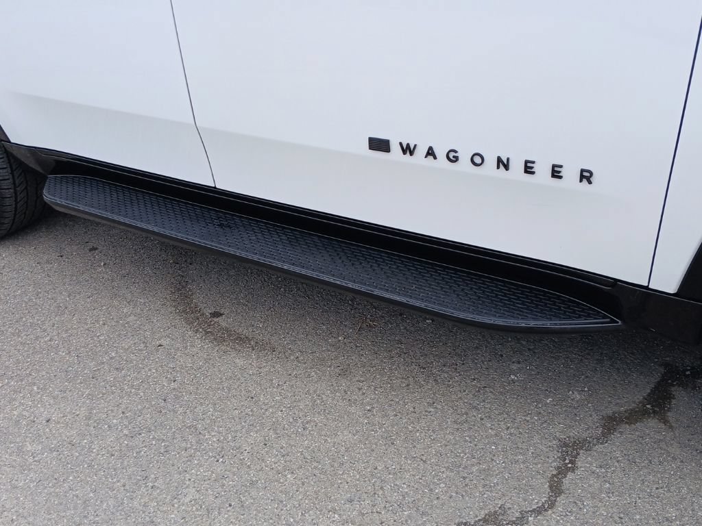 Used 2023 Jeep Wagoneer Series II AWD/4WD image 34