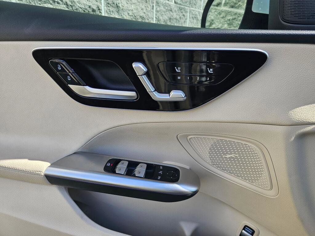Used 2023 Mercedes-Benz C 300 Sedan image 28
