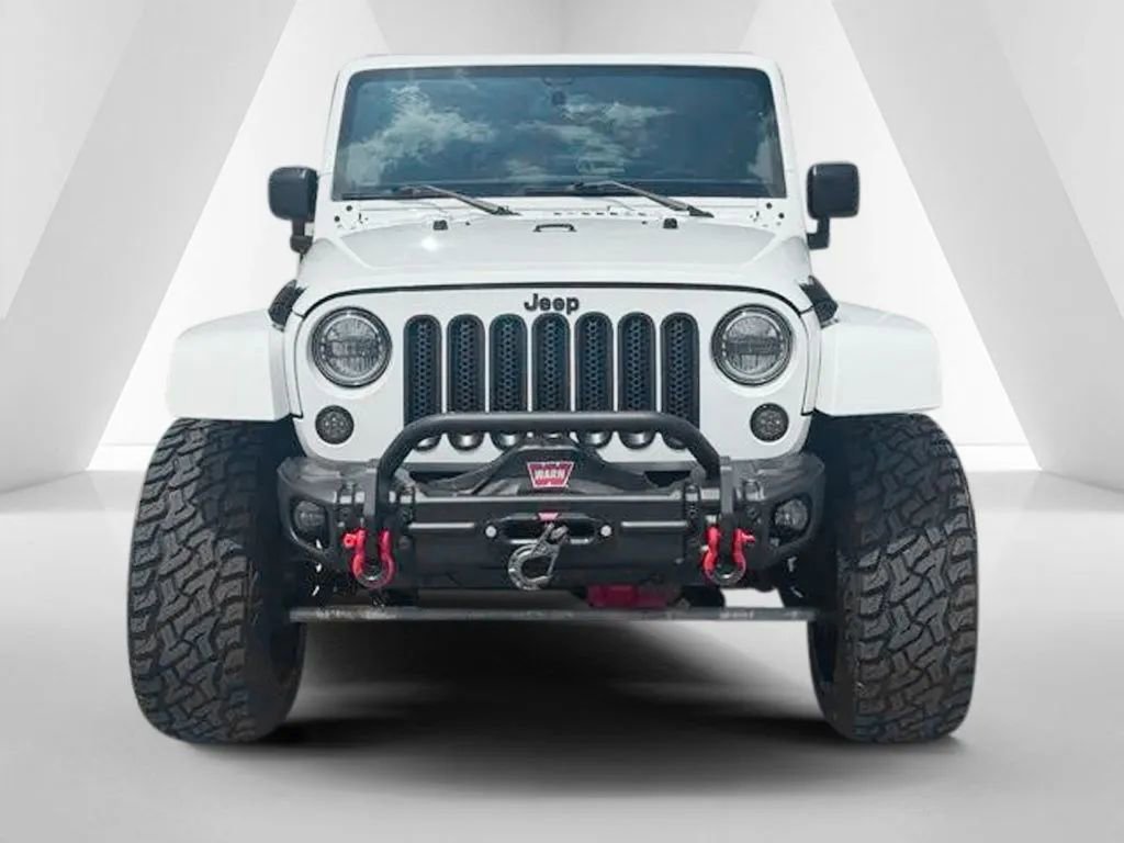 Used 2015 Jeep Wrangler Unlimited Sahara w/ Max Tow Package AWD/4WD image 2