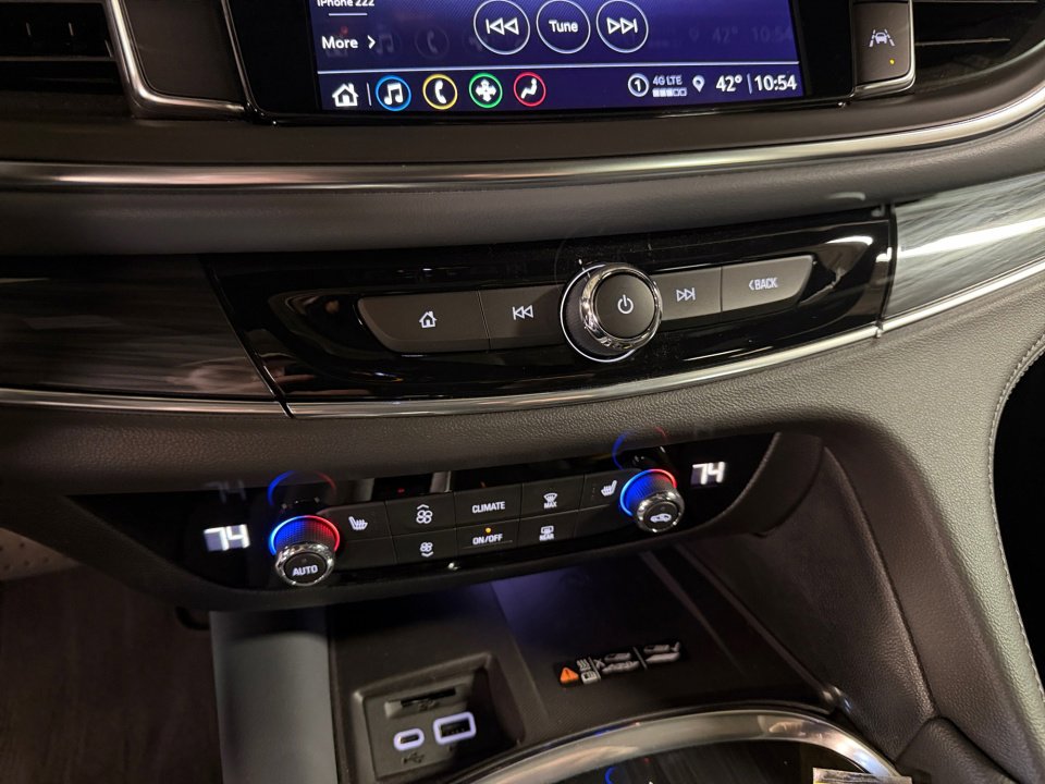 Used 2024 Buick Enclave Essence w/ Experience Buick Package image 20