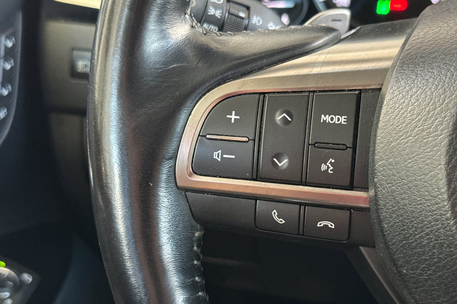 Used 2017 Lexus LX 570 4WD w/ Luxury Package image 32