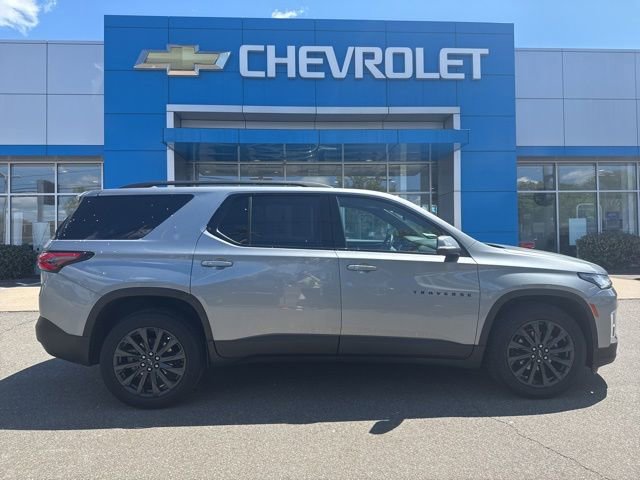 Used 2023 Chevrolet Traverse RS w/ LPO, Floor Liner Package AWD/4WD image 5