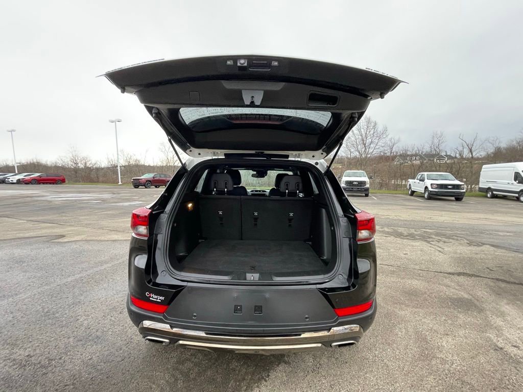 Used 2021 Chevrolet TrailBlazer ACTIV w/ Technology Package image 14