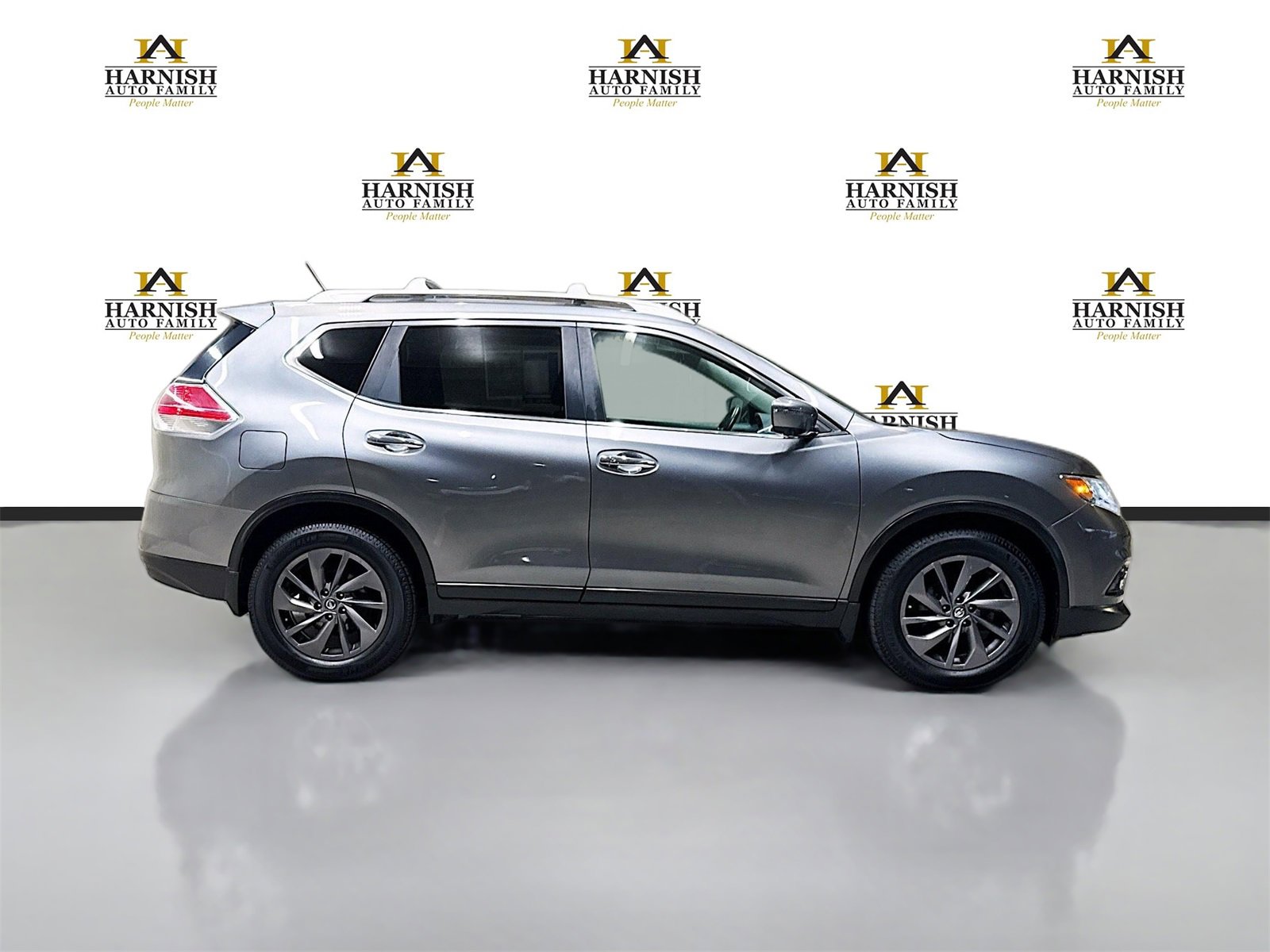 Used 2016 Nissan Rogue SL w/ SL Premium Package image 4