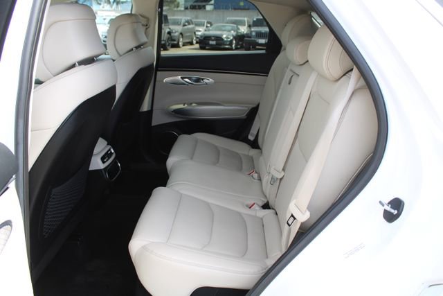 Used 2022 Genesis GV70 2.5T w/ Select Package image 37