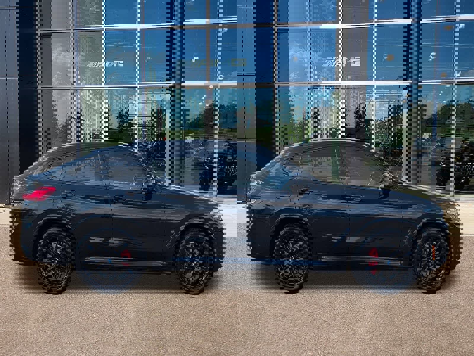 Used 2022 BMW X4 M40i image 4