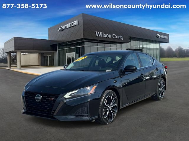 Used 2024 Nissan Altima 2.5 SR w/ SR Premium Package image 1