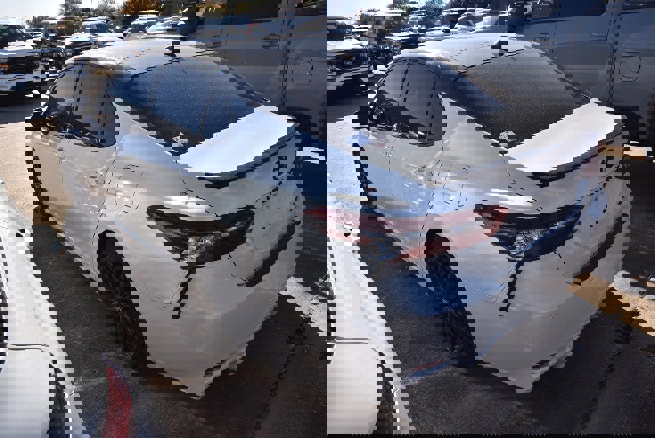 Used 2023 Toyota Camry XSE image 7