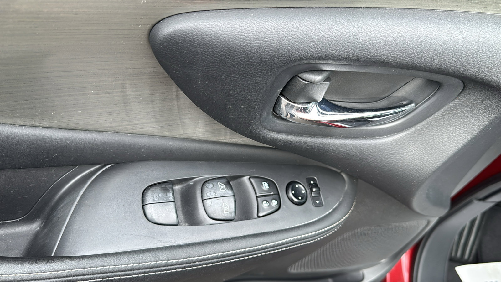 Used 2015 Nissan Murano SV w/ Premium Package image 7