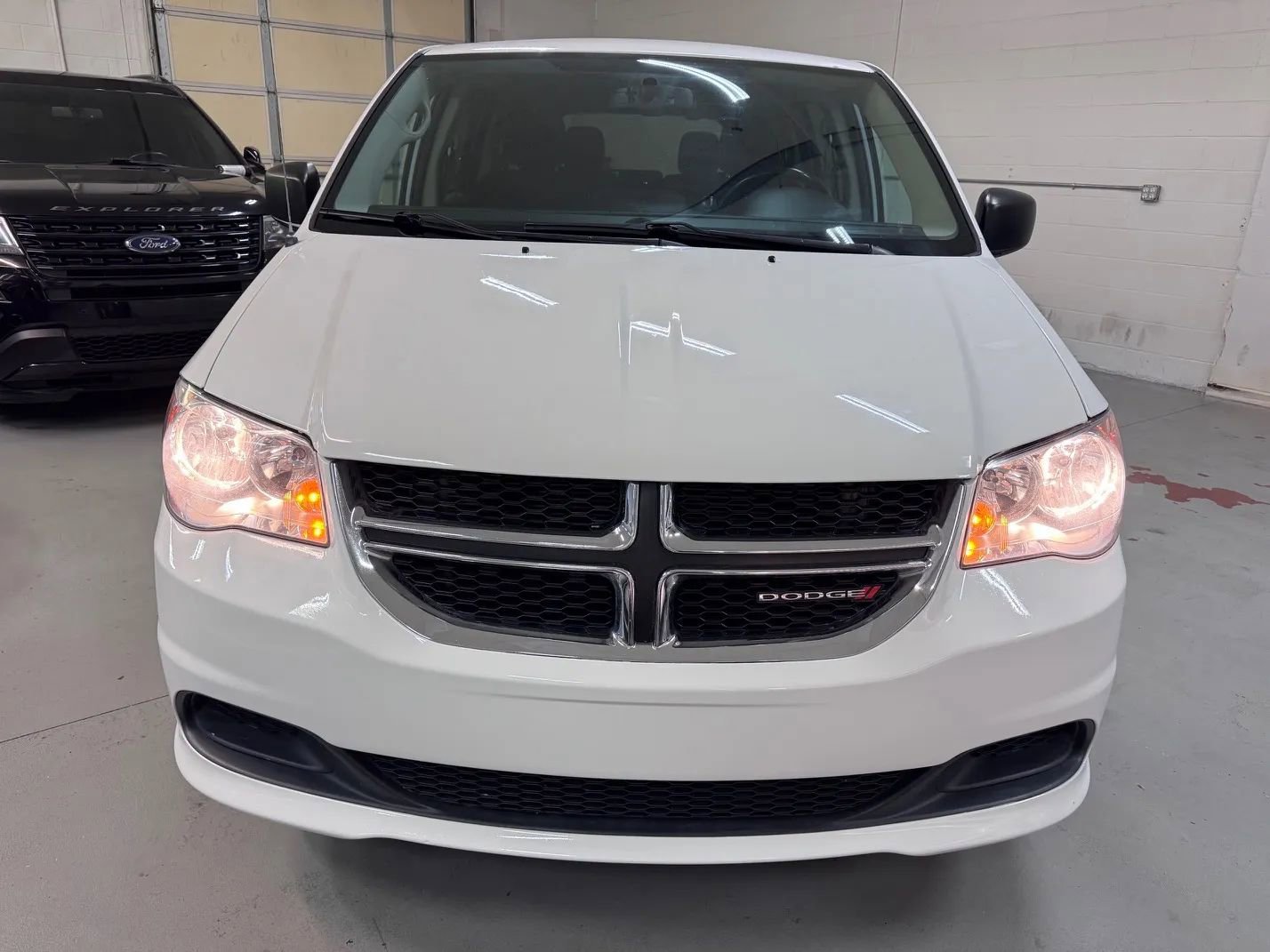 Used 2017 Dodge Grand Caravan SE w/ Power Window Group FWD image 8