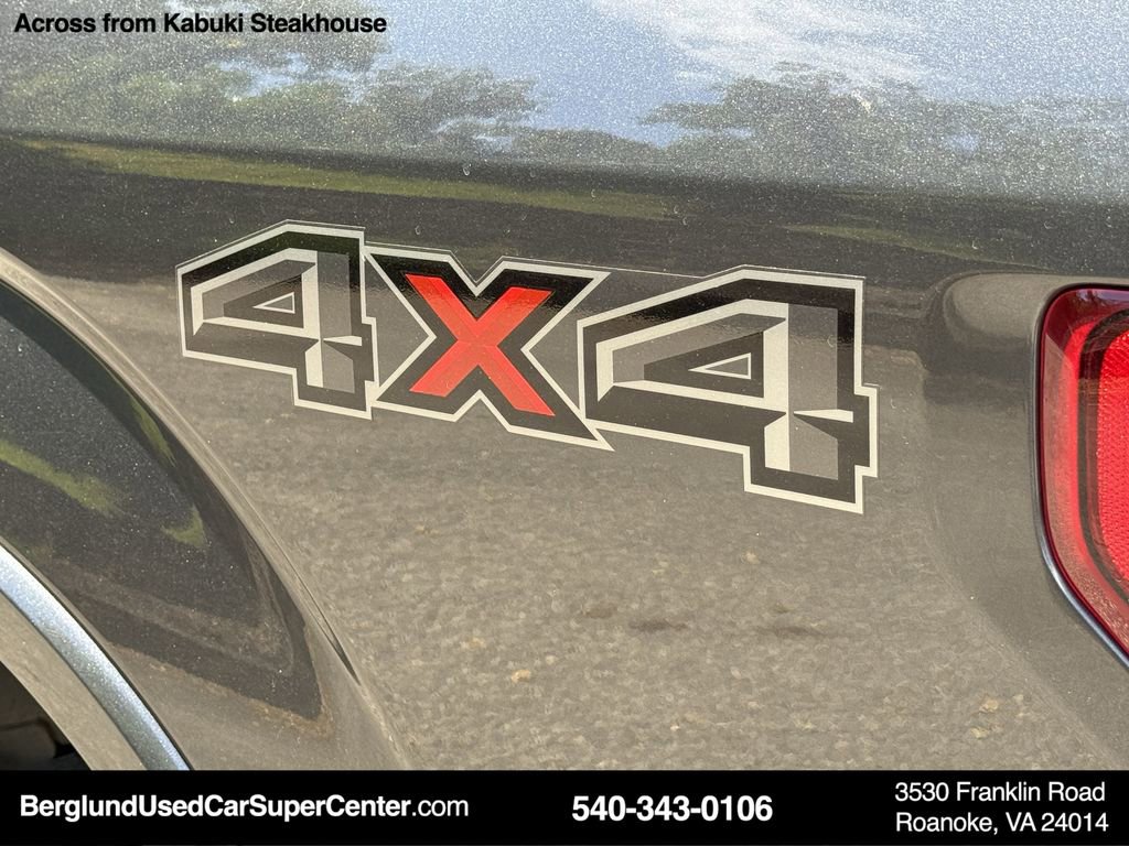 Used 2016 Ford F150 Platinum w/ Equipment Group 701A Luxury image 34