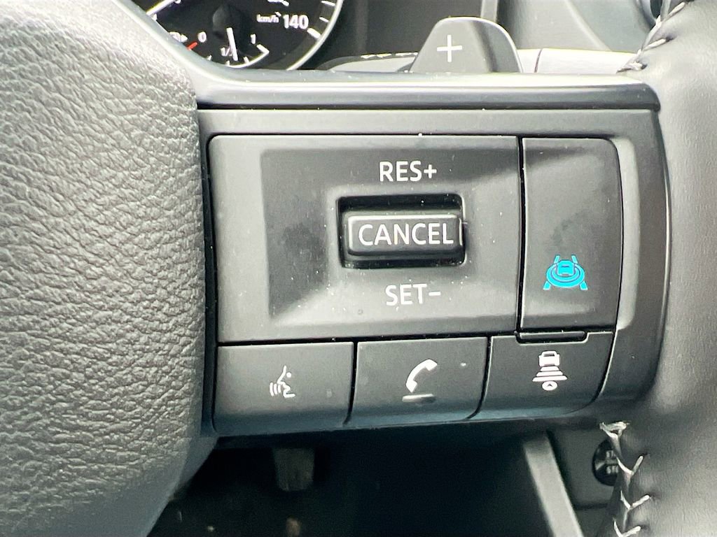 Used 2025 Nissan Rogue SV image 13