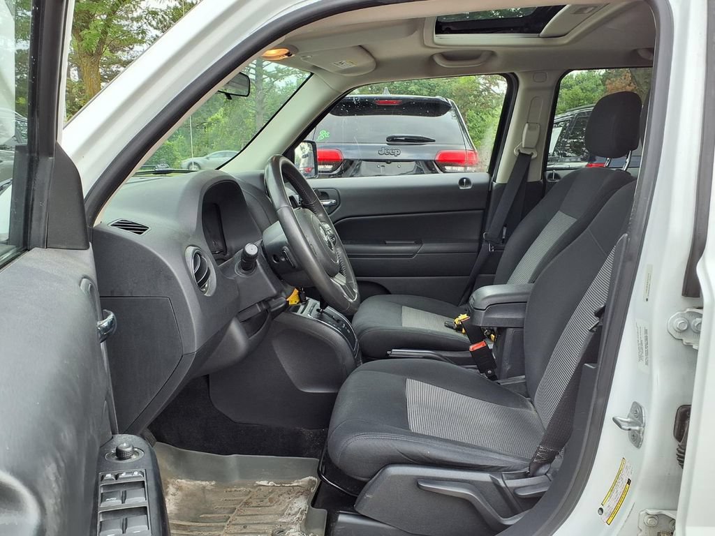 Used 2014 Jeep Patriot Latitude w/ Sun/Sound Group AWD/4WD image 13