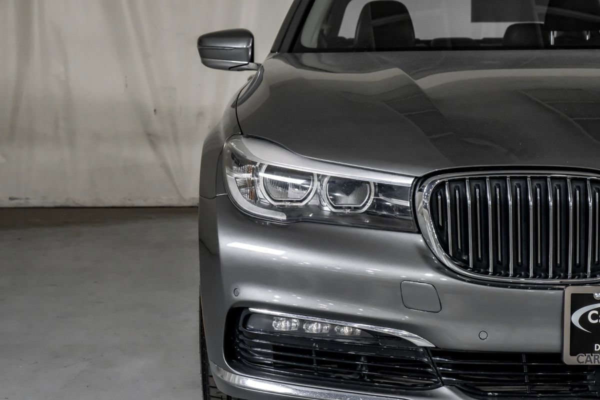 Used 2017 BMW 740i xDrive image 40