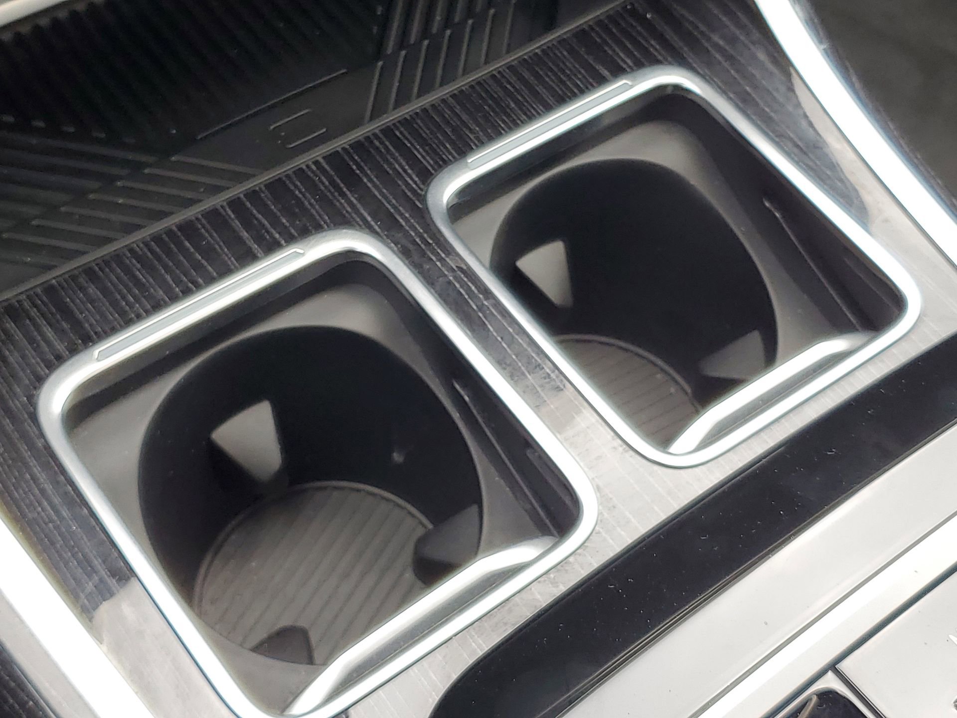 Used 2024 BMW 760i xDrive w/ Premium Package image 29