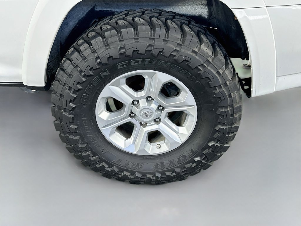 Used 2016 Toyota 4Runner SR5 Premium AWD/4WD image 34