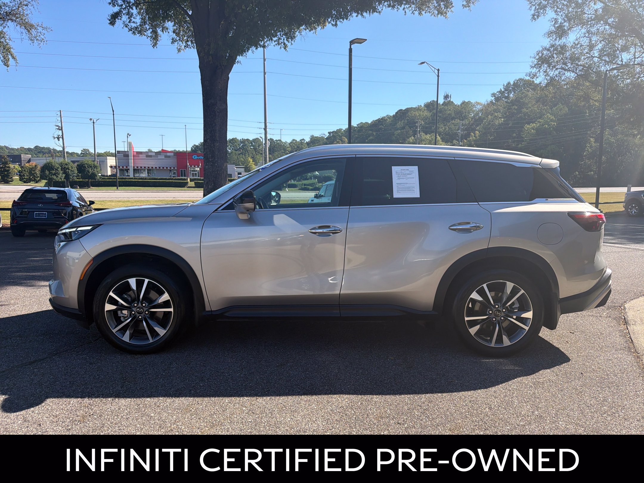 Certified 2023 INFINITI QX60 Luxe w/ Cargo Package AWD/4WD image 7