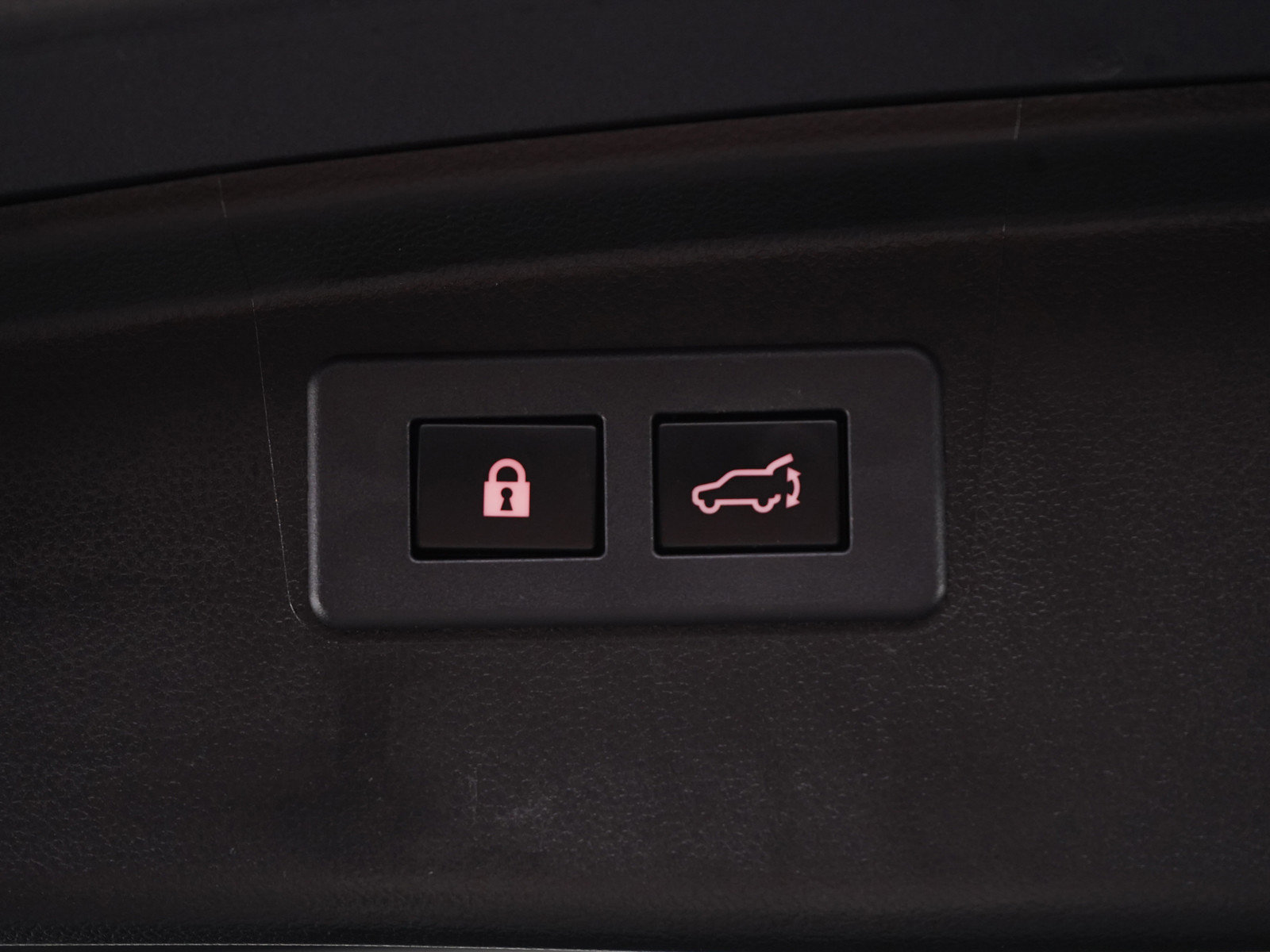 Used 2020 Subaru Outback Touring w/ Popular Package #2 image 16