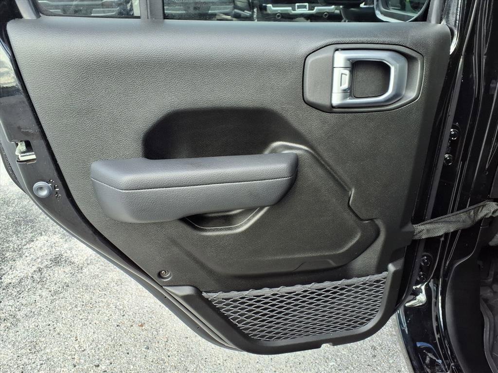 Used 2024 Jeep Wrangler Sport S image 21