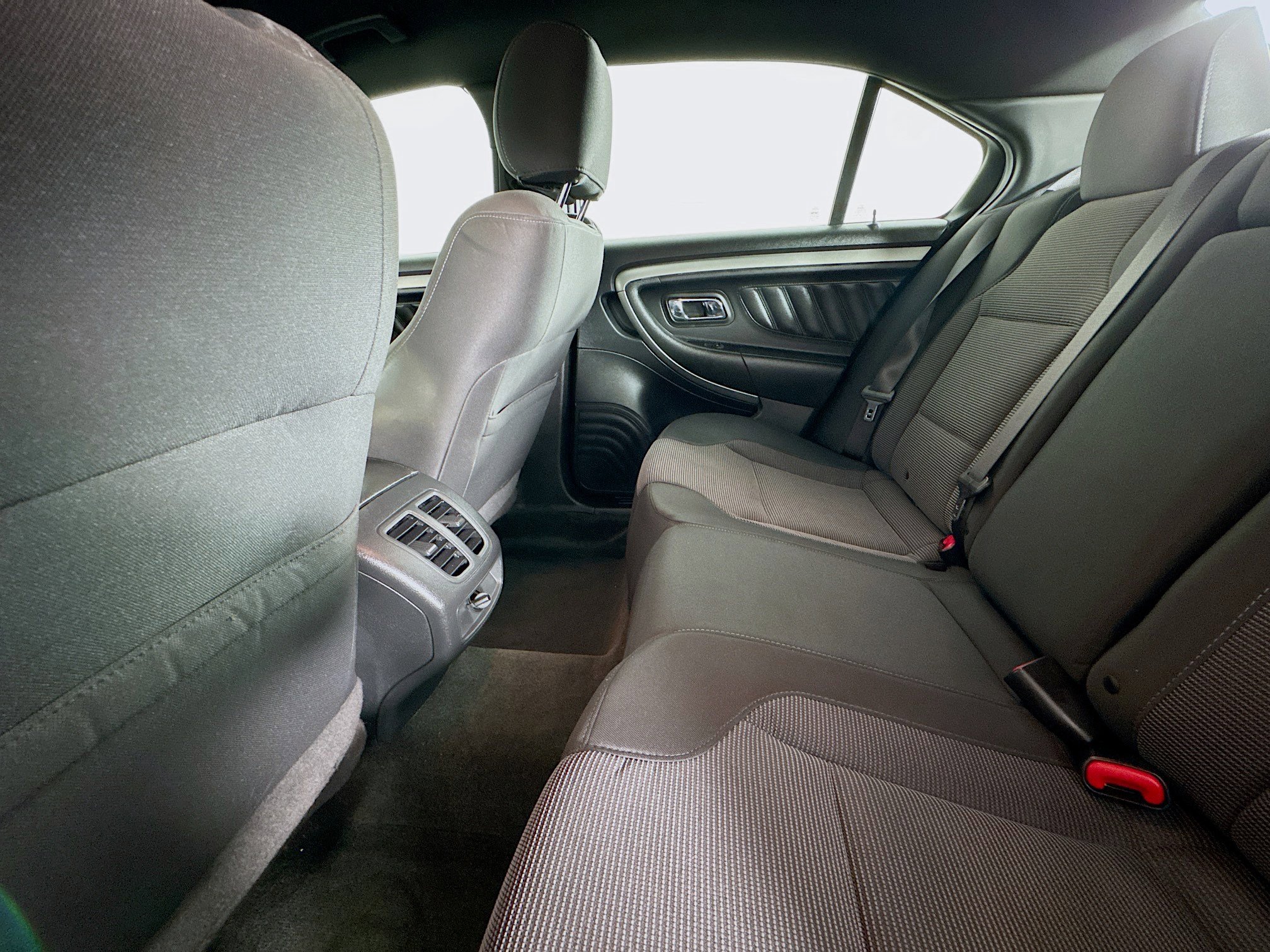 Used 2018 Ford Taurus SEL image 23