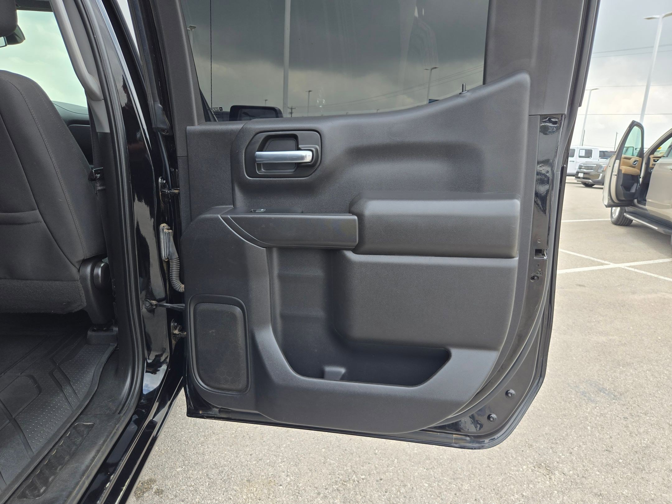 Certified 2023 Chevrolet Silverado 1500 Custom w/ LPO, Dark Essentials Package RWD image 16