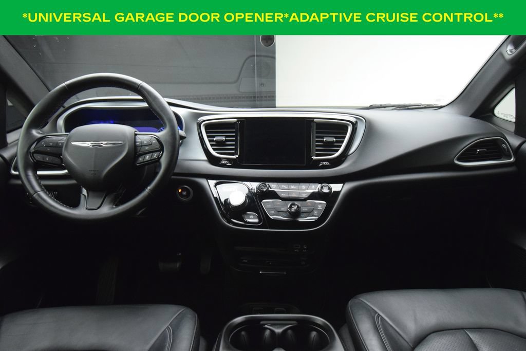 Used 2020 Chrysler Pacifica Touring-L Plus FWD image 4