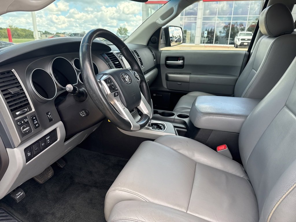 Used 2017 Toyota Sequoia Limited w/ Safety & Convenience Package image 6