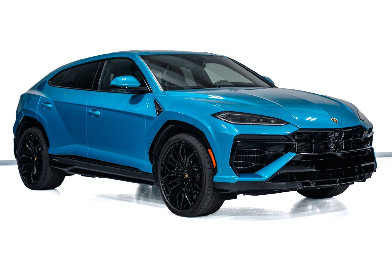 Used 2025 Lamborghini Urus SE AWD/4WD image 2