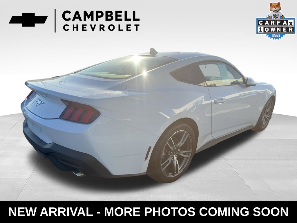 Used 2025 Ford Mustang Coupe RWD image 5