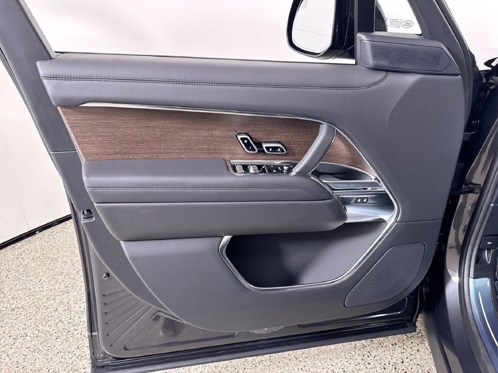 New 2026 Land Rover Range Rover SE AWD/4WD image 13
