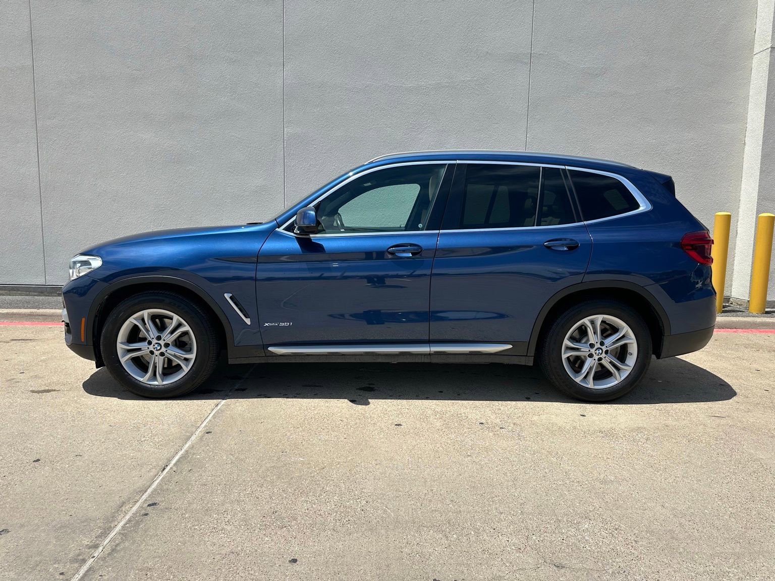 Used 2018 BMW X3 xDrive30i AWD/4WD image 4
