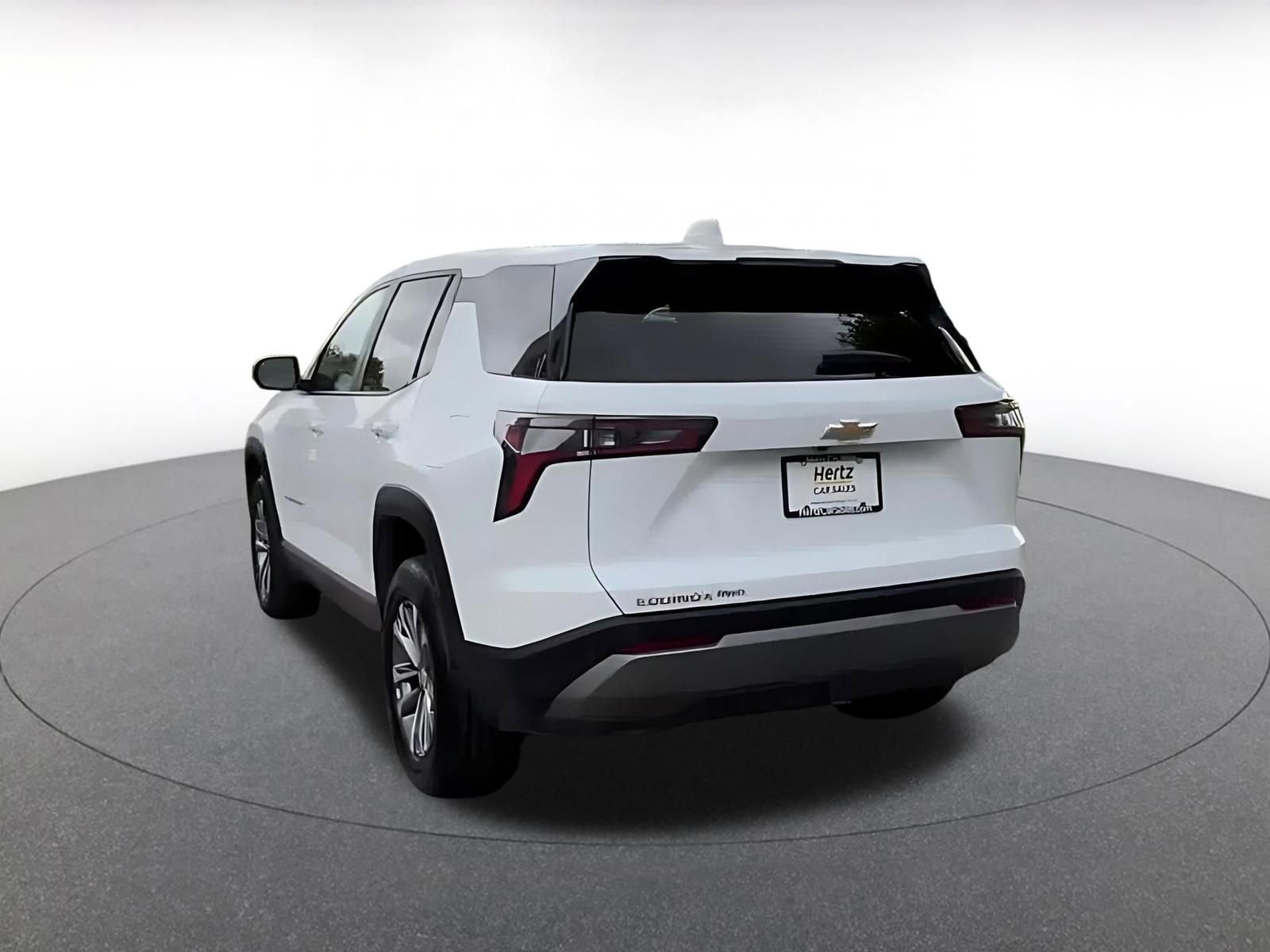 Used 2025 Chevrolet Equinox LT AWD/4WD image 11