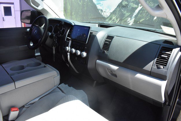 Used 2013 Toyota Tundra 4x4 CrewMax w/ Tow Pkg image 29