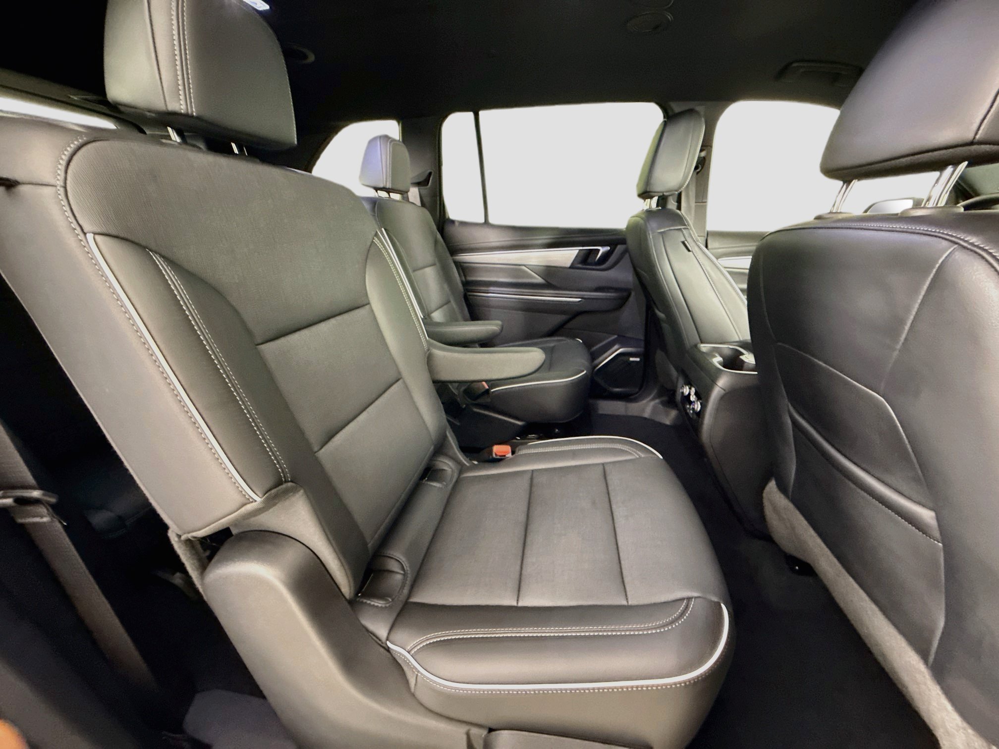 Used 2025 Buick Enclave Preferred FWD image 30