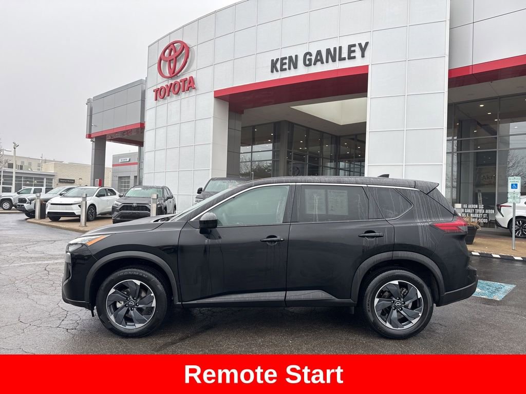 Used 2025 Nissan Rogue SV image 3