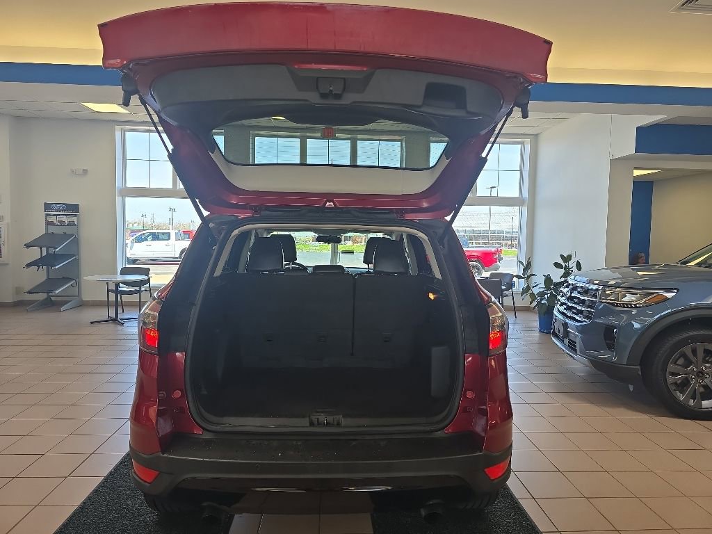 Used 2017 Ford Escape SE w/ Equipment Group 201A AWD/4WD image 30