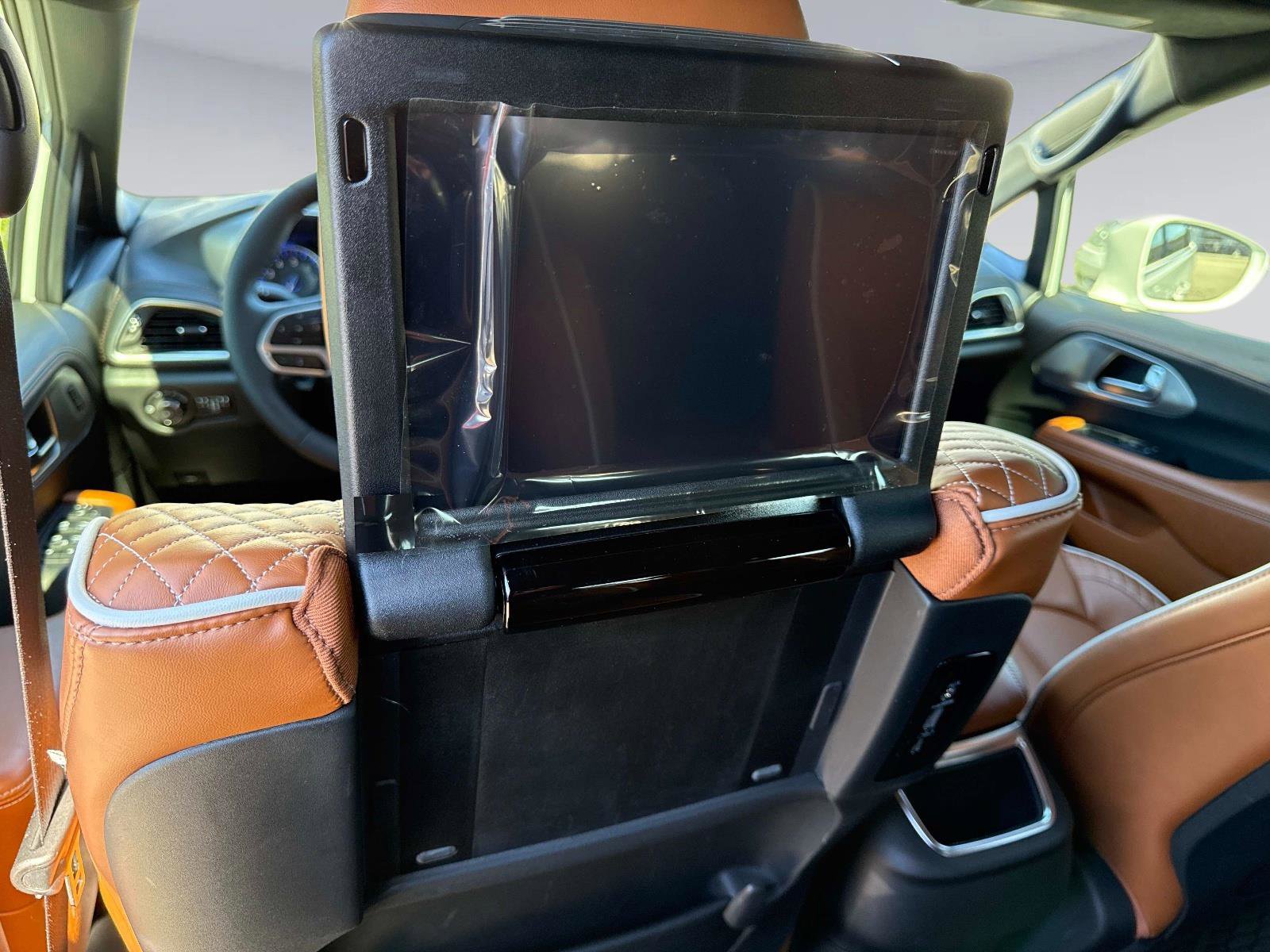 Used 2024 Chrysler Pacifica Pinnacle image 19