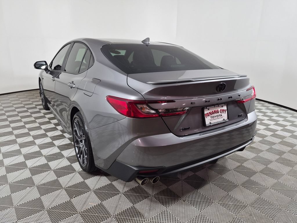 Used 2025 Toyota Camry SE w/ Convenience Package FWD image 5