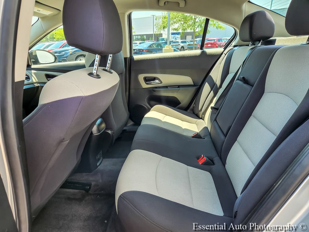 Used 2013 Chevrolet Cruze LS FWD image 9