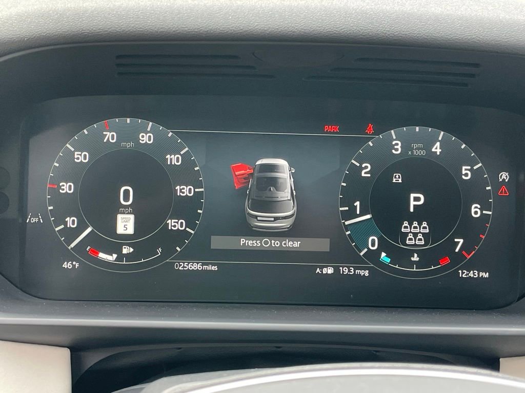 Used 2025 Land Rover Discovery S AWD/4WD image 18