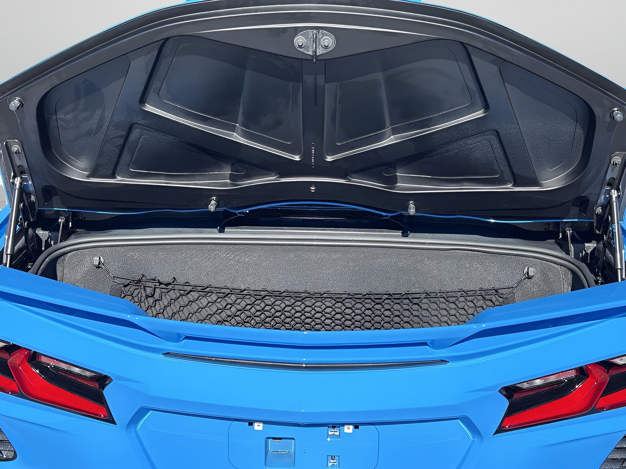 Used 2024 Chevrolet Corvette Stingray Premium Conv w/ Z51 Performance Package image 8