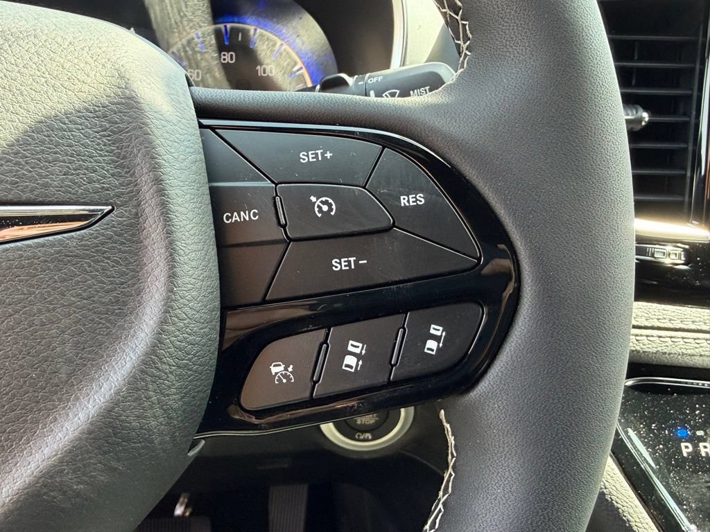 New 2026 Chrysler Pacifica Limited w/ S Appearance Package FWD image 17