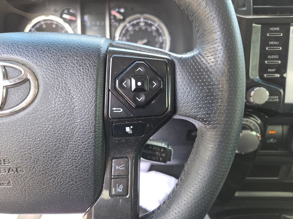 Used 2023 Toyota 4Runner TRD Off-Road Premium w/ Moonroof Package AWD/4WD image 31