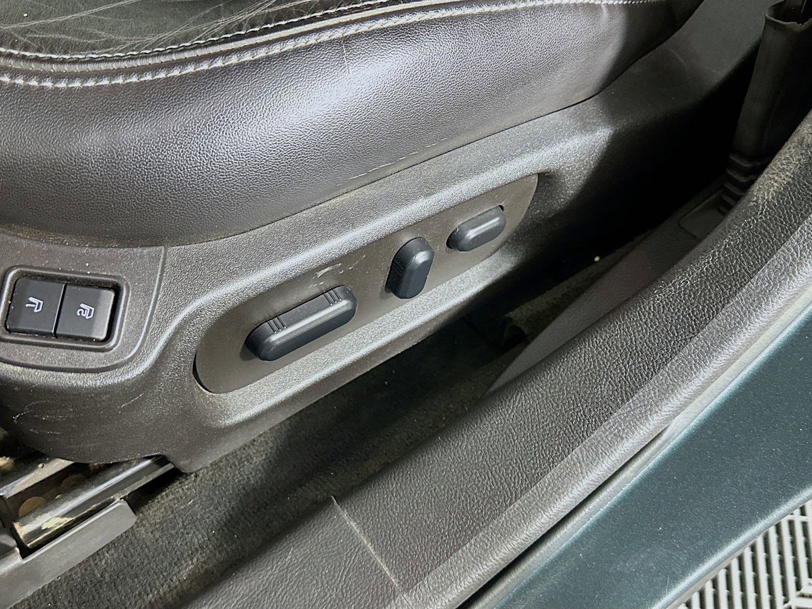 Used 2016 Ford Taurus Limited FWD image 19