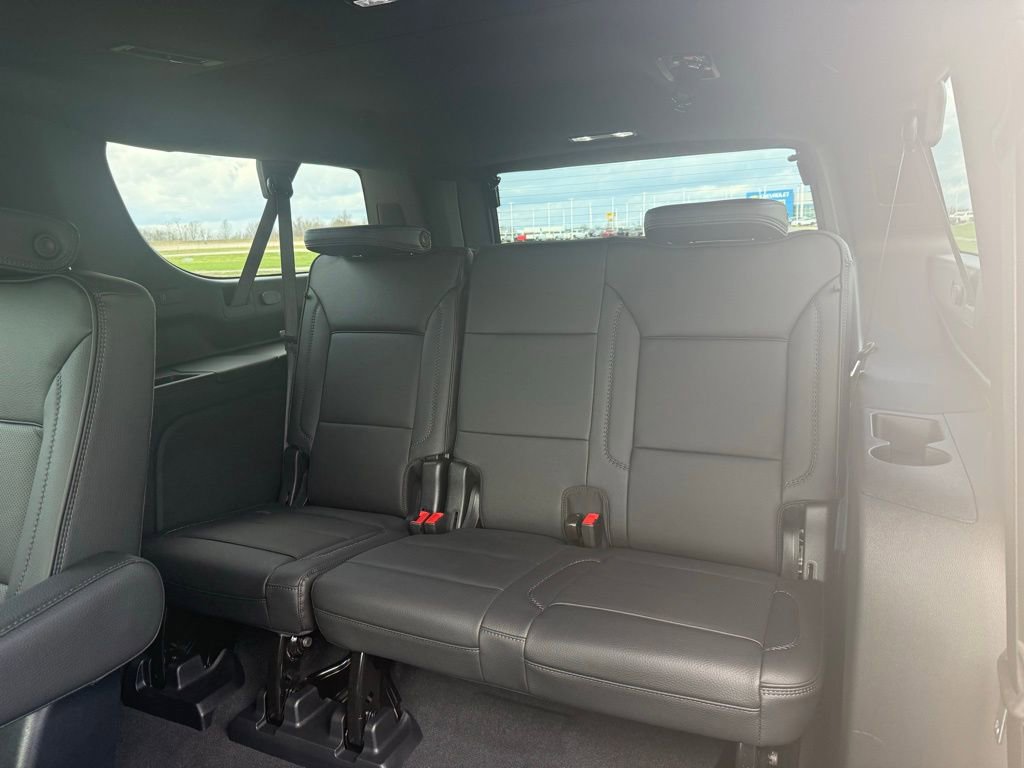Used 2025 GMC Yukon XL Denali w/ Sun & Power Step Package image 14