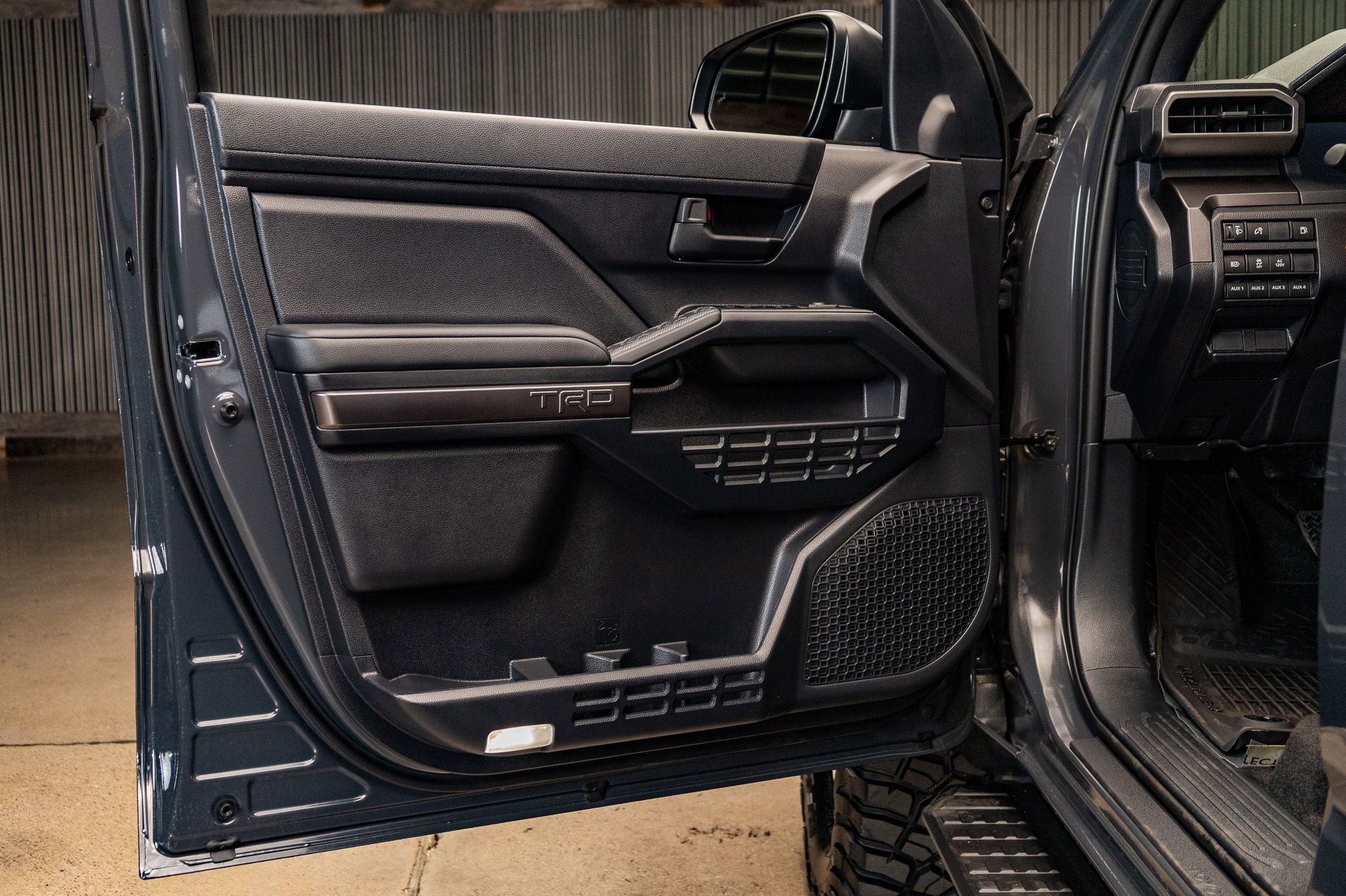 Used 2025 Toyota 4Runner TRD Off-Road image 30