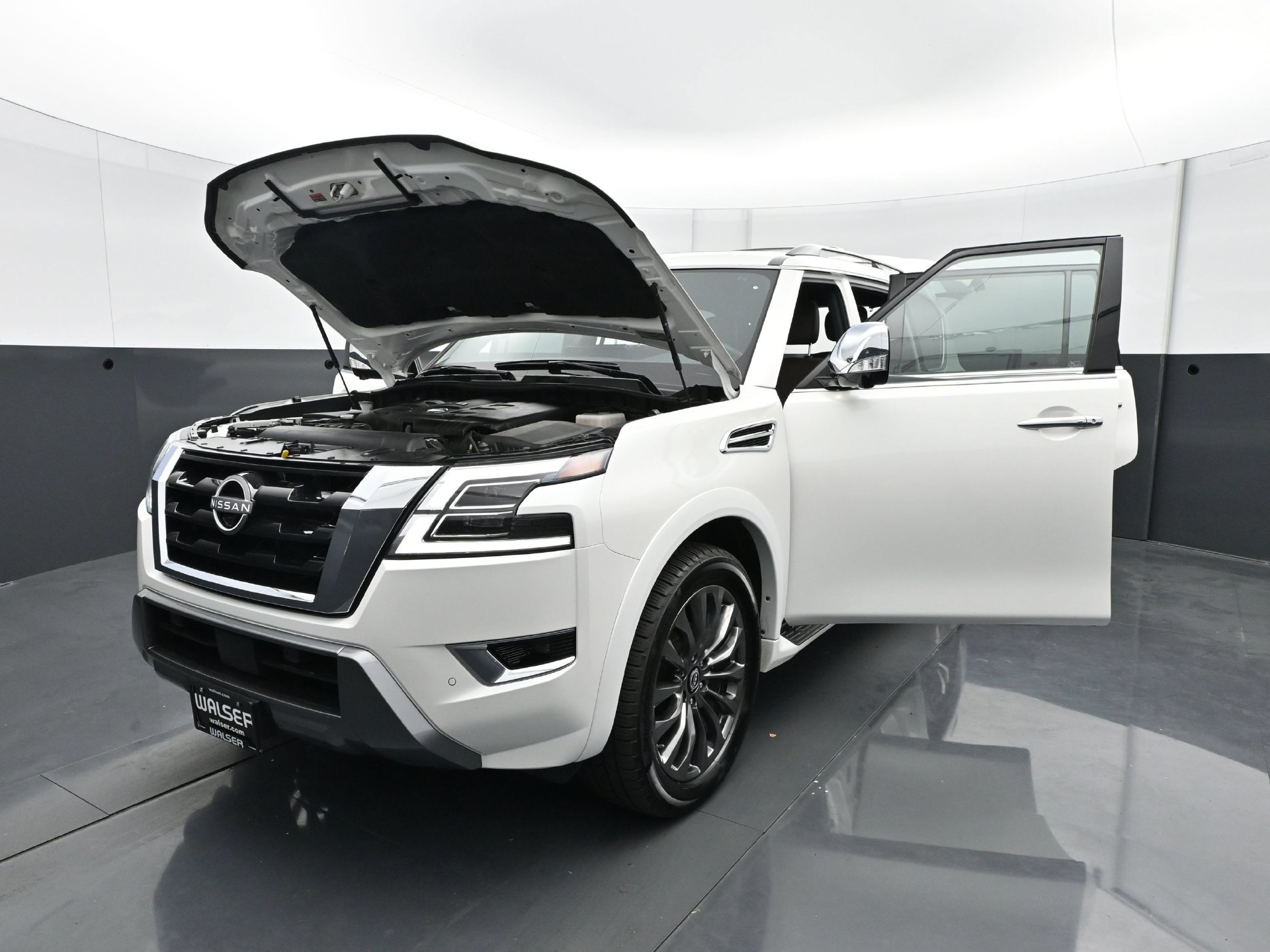 Used 2024 Nissan Armada Platinum w/ Captain's Chairs Package AWD/4WD image 32