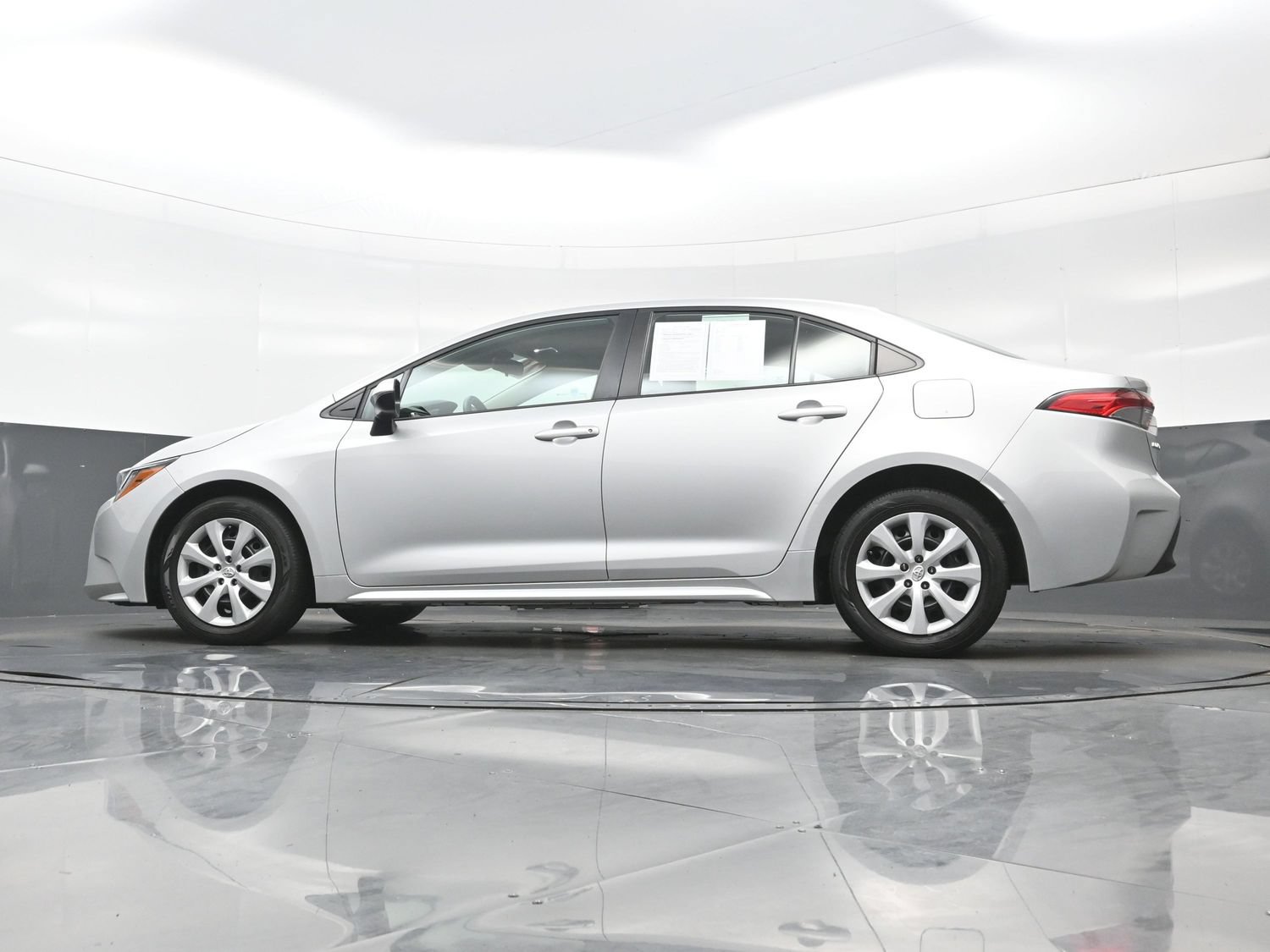 Used 2024 Toyota Corolla LE FWD image 26
