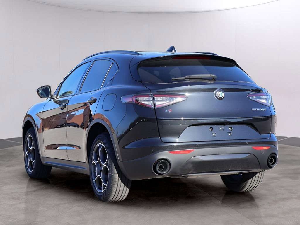 New 2025 Alfa Romeo Stelvio Sprint image 5