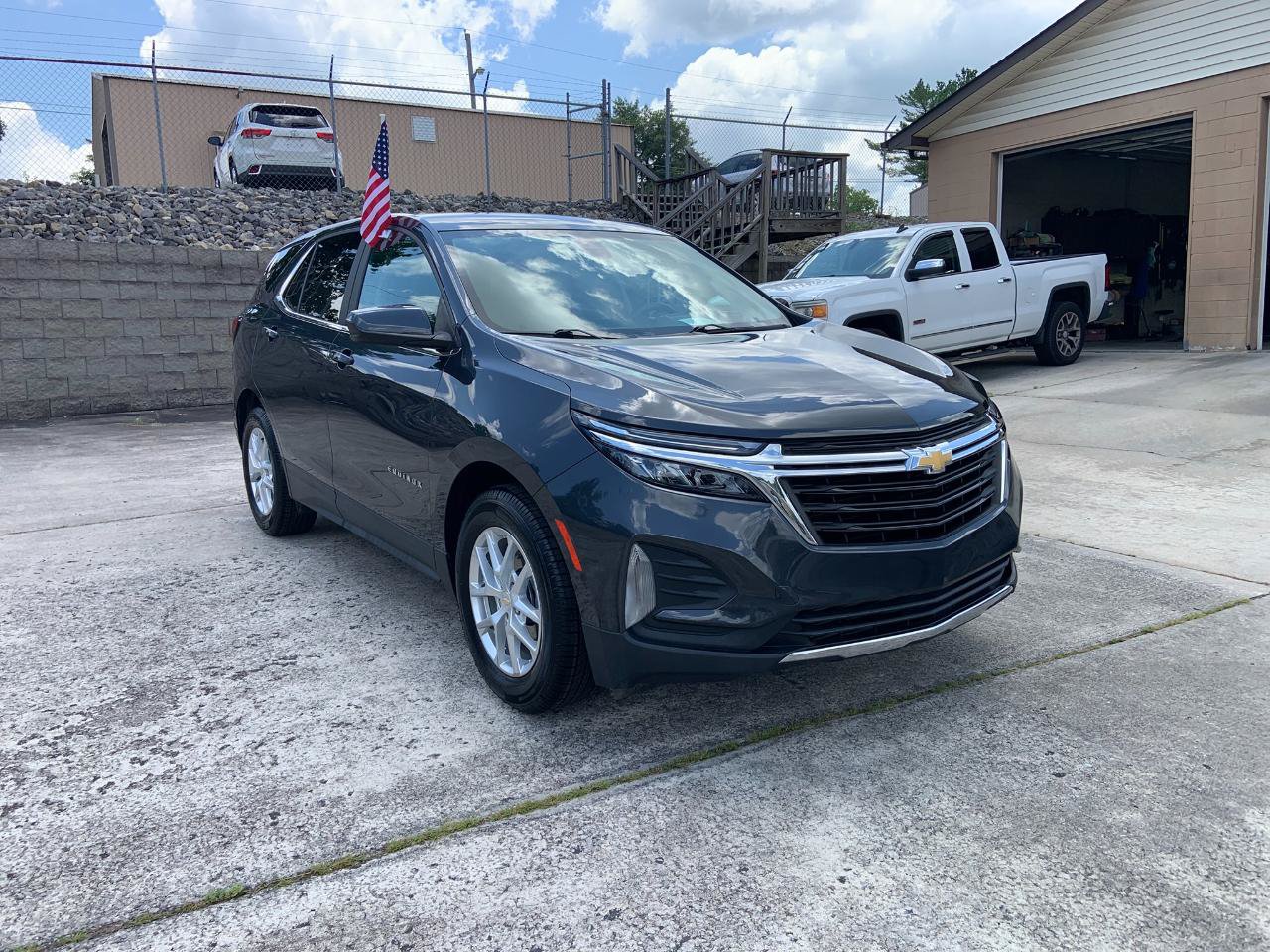 Used 2022 Chevrolet Equinox LT FWD image 3